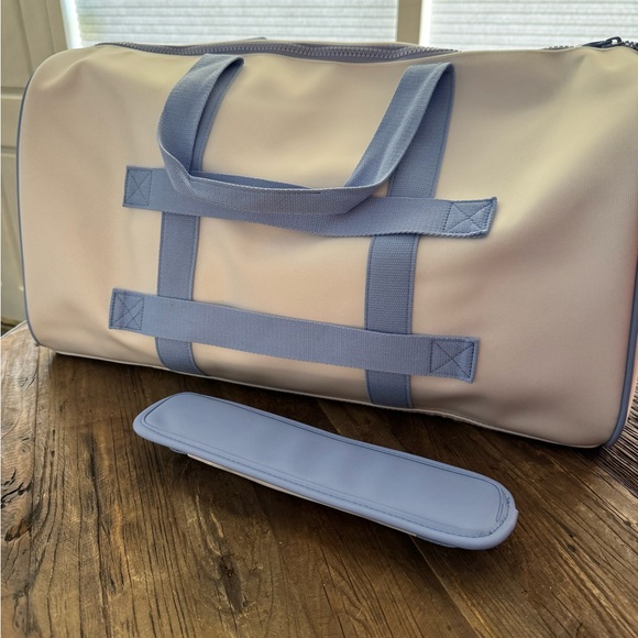 Drunk Elephant Trunk 9.0 duffel bag - Picture 9 of 11